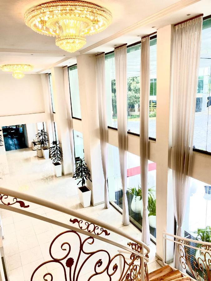 De Leopol Hotel Аддис-Абеба Экстерьер фото